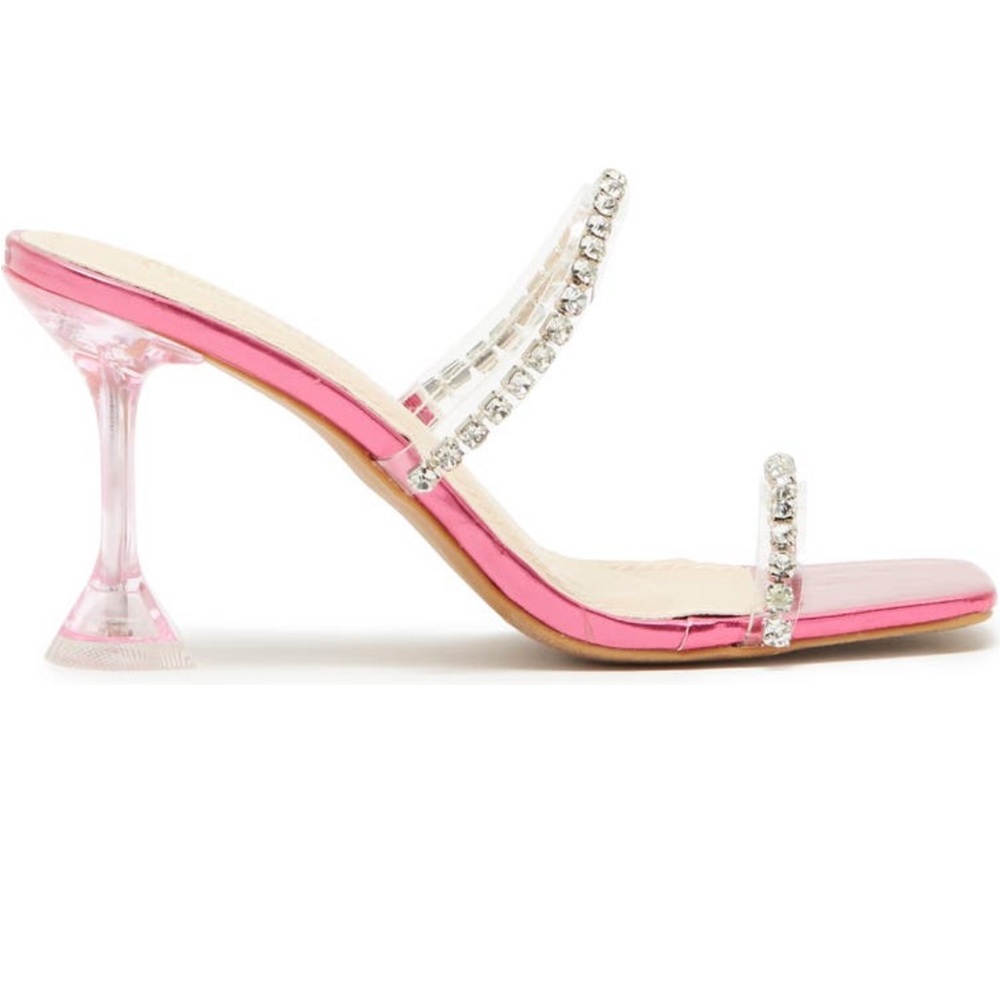 Chase and Chloe heels - NEVER WORN. IN BOX